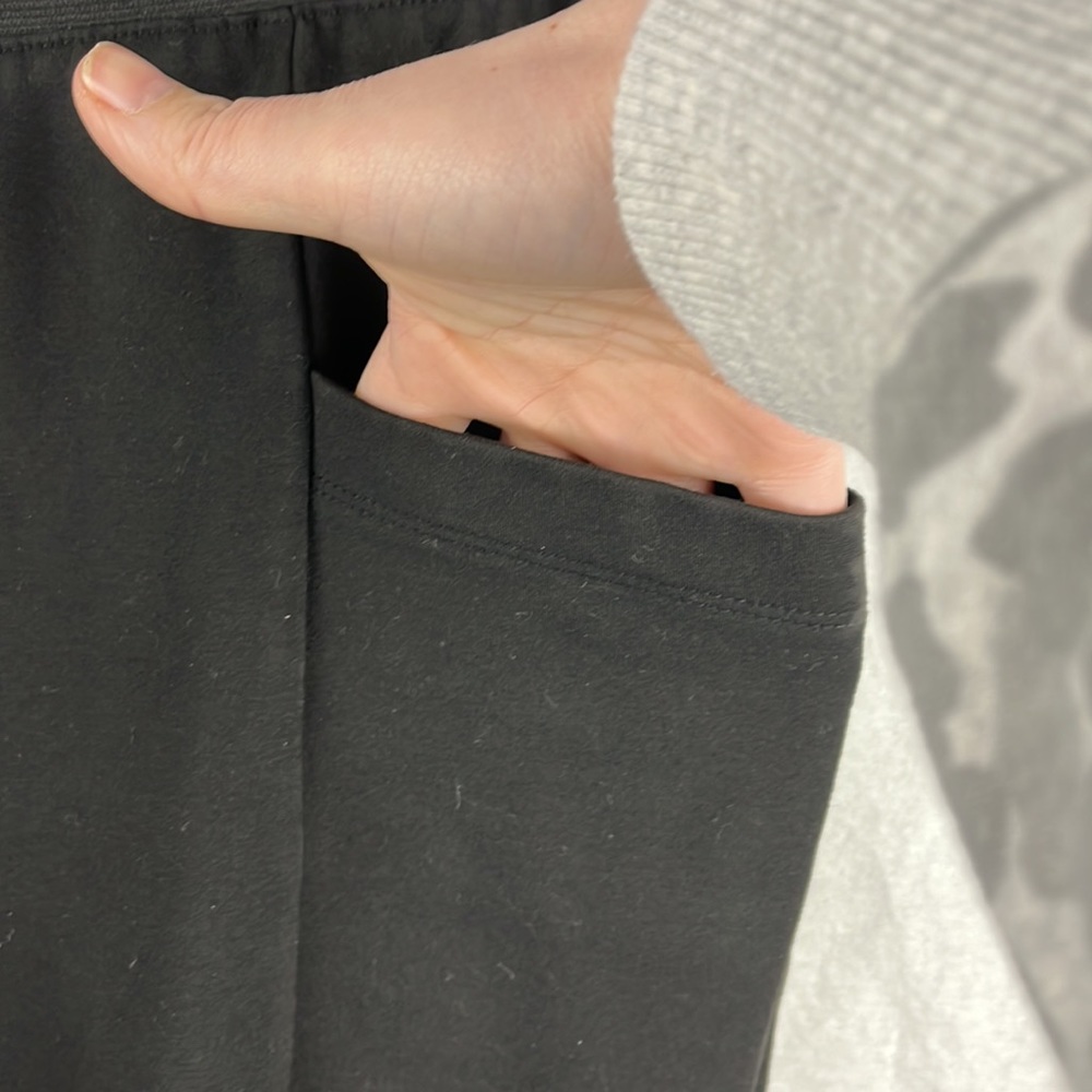 Banana Republic small legging pocket - Picture 3 of 5